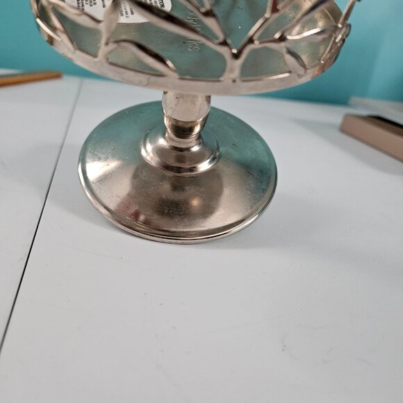 Bath & Body Works 3 Wick Pedestal Candle Holder Silver Vine Leaf Pre-owned - Picture 9 of 9